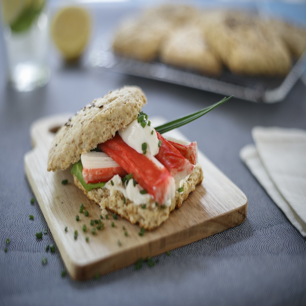 foto de Scons con queso, Kani Kama Santa Elena y queso crema  